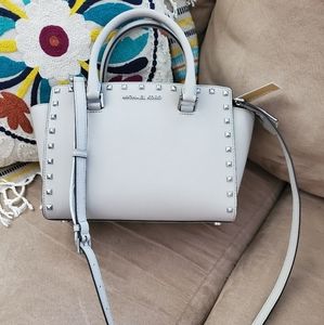NWT Michael Kors medium selma stud cement color